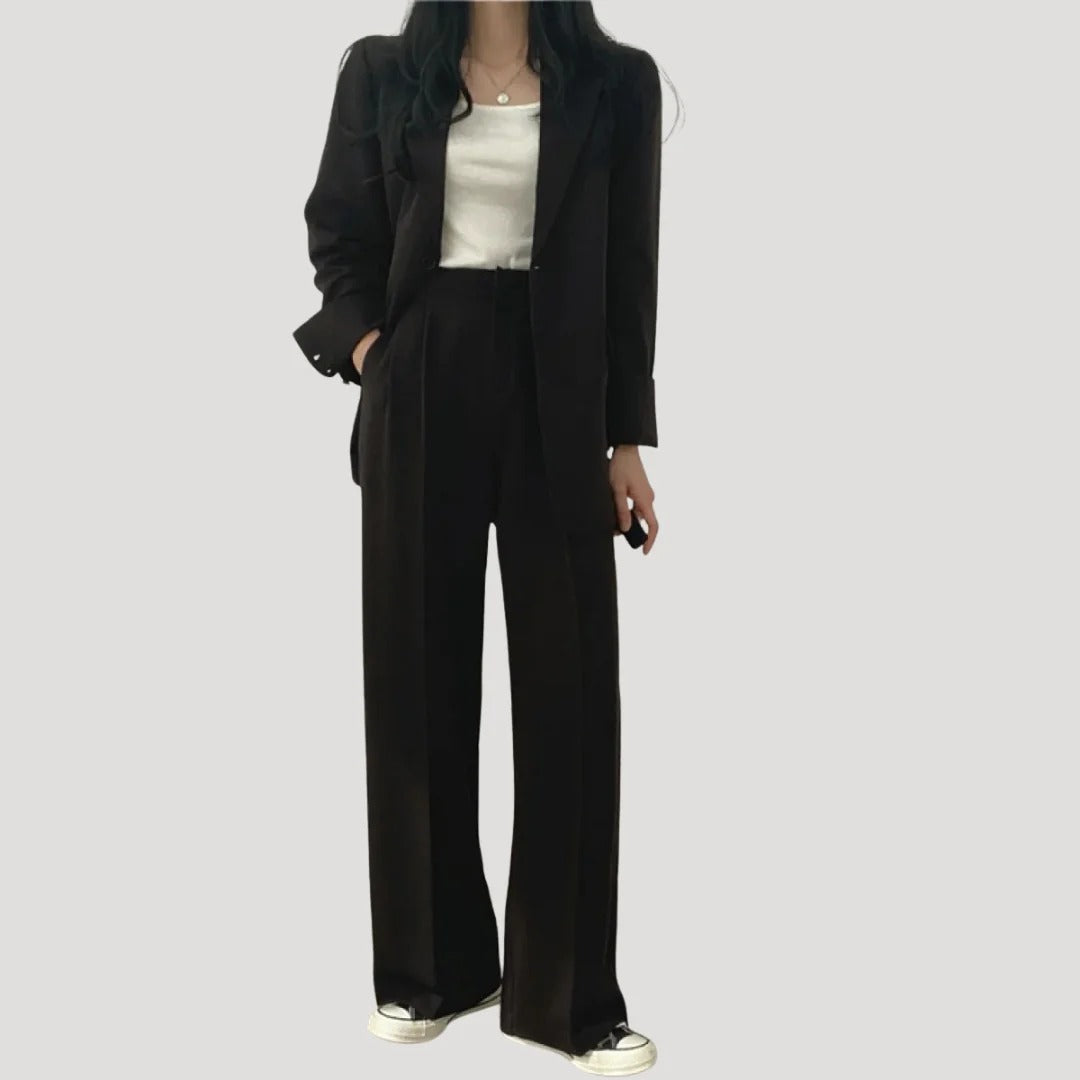Dam elegant kostymset med kavaj och byxor